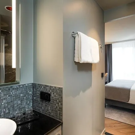 Otel Leonardo Royal Bonn Airport Köln